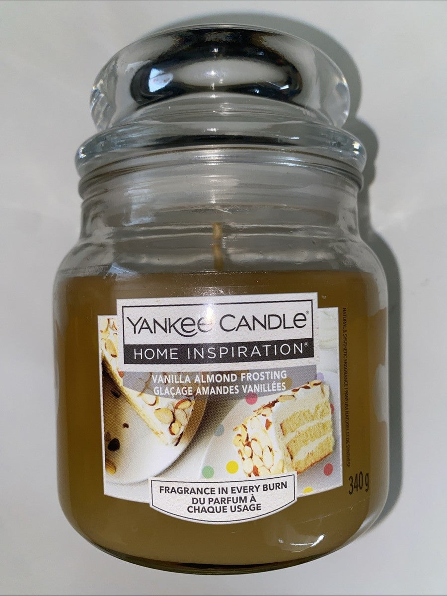 YANKEE CANDLE- Vanilla Almond Frosting